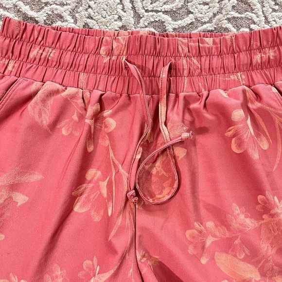 Spiritual Gangster Baja Floral 3” Shorts - Picture 7 of 15